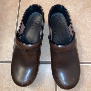 Dansko dark brown shoes